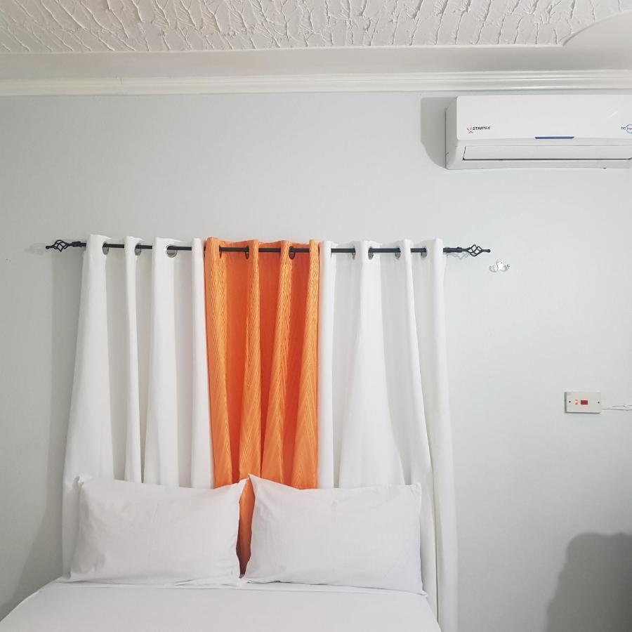 The Braemar Suite III New Kingston Extérieur photo